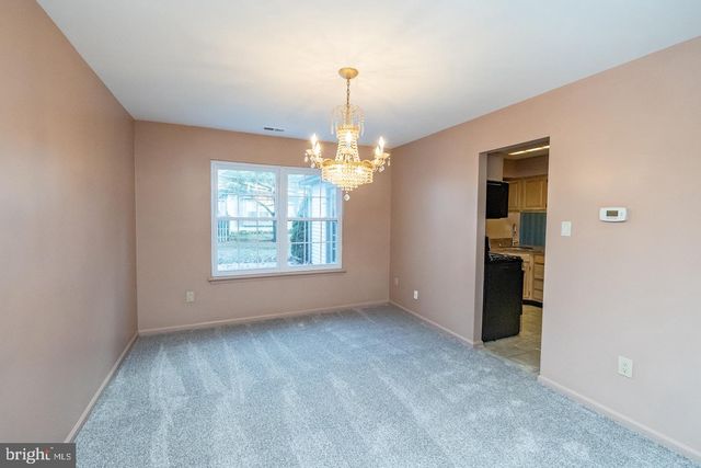 111 SANDHURST DR, Mount Laurel, NJ 08054