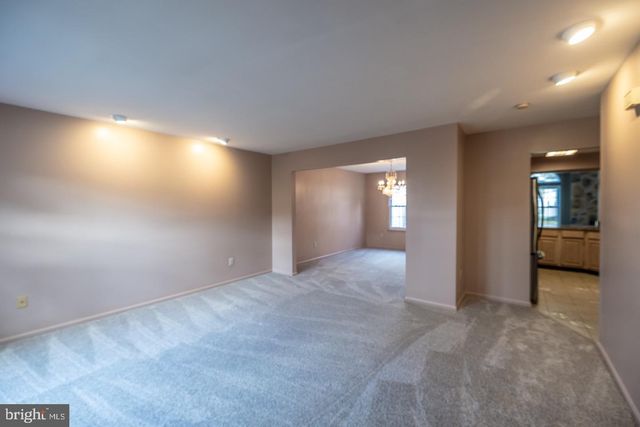 111 SANDHURST DR, Mount Laurel, NJ 08054