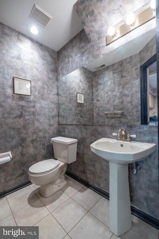 111 SANDHURST DR, Mount Laurel, NJ 08054