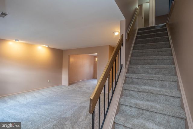 111 SANDHURST DR, Mount Laurel, NJ 08054