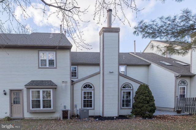 111 SANDHURST DR, Mount Laurel, NJ 08054
