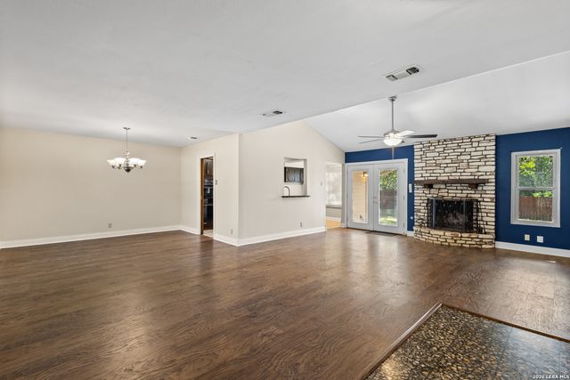 506 CORDOBA DR, Universal City, TX 78148