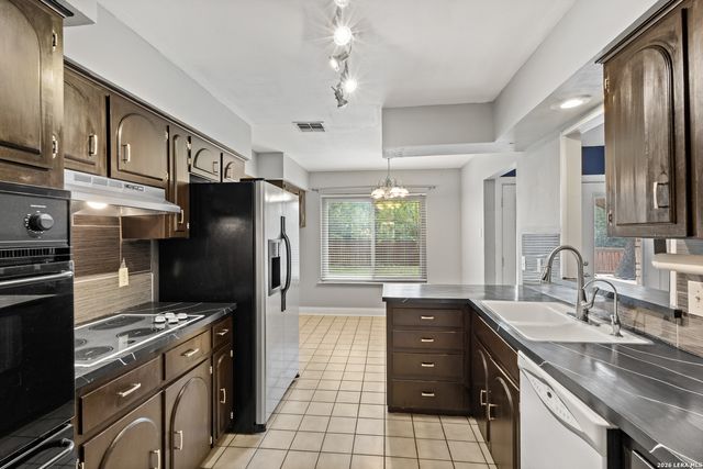 506 CORDOBA DR, Universal City, TX 78148