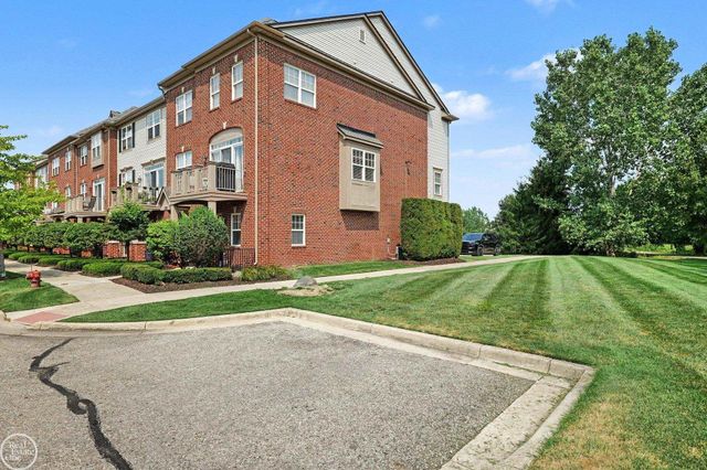 228 Wright Street UNIT 73, BLDG 401, Wixom, MI 48393