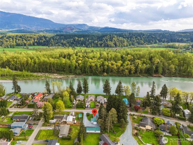 915 Dyer Road, Sultan, WA 98294