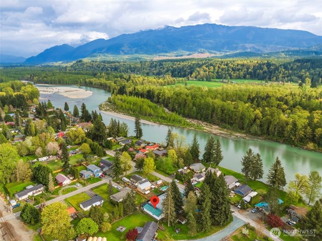 915 Dyer Road, Sultan, WA 98294