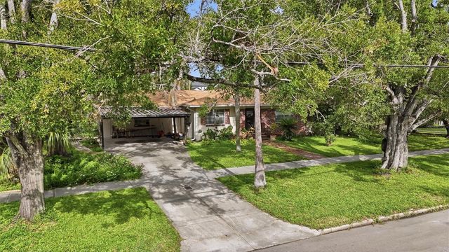 500 W DAVIS BOULEVARD, Tampa, FL 33606