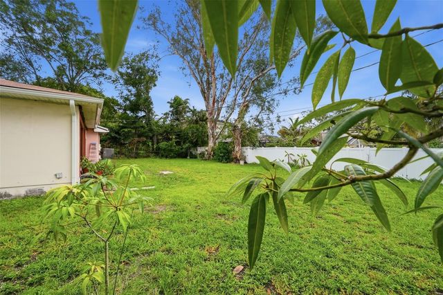 500 W DAVIS BOULEVARD, Tampa, FL 33606