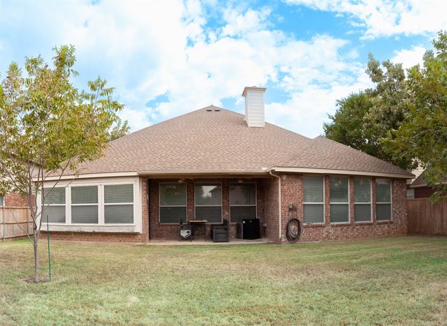 4821 Bellflower Way, Fort Worth, TX 76123