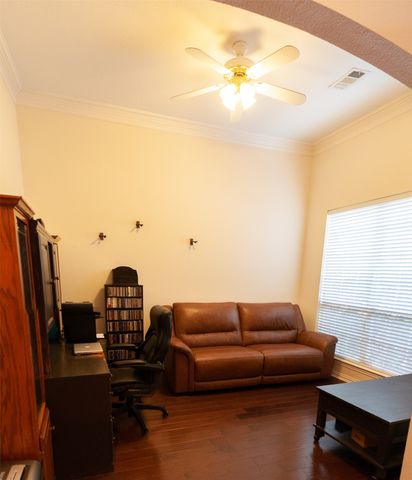 4821 Bellflower Way, Fort Worth, TX 76123