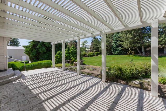 8864 Rim Rd, Nampa, ID 83686