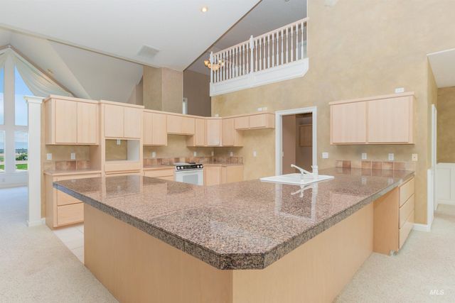 8864 Rim Rd, Nampa, ID 83686