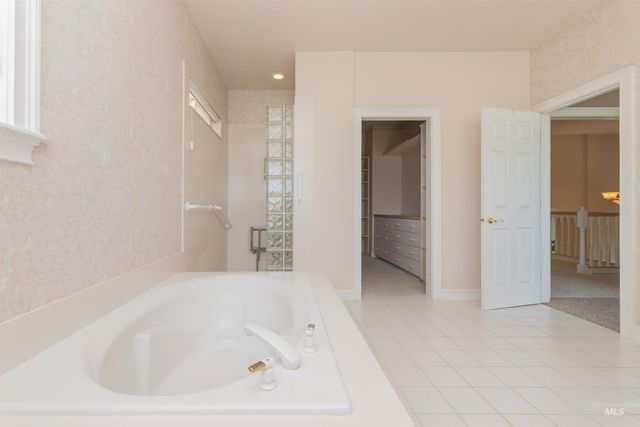 8864 Rim Rd, Nampa, ID 83686