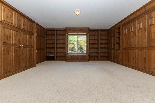 8864 Rim Rd, Nampa, ID 83686