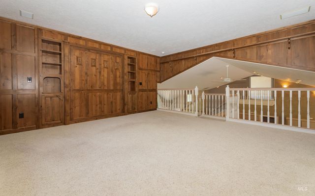 8864 Rim Rd, Nampa, ID 83686