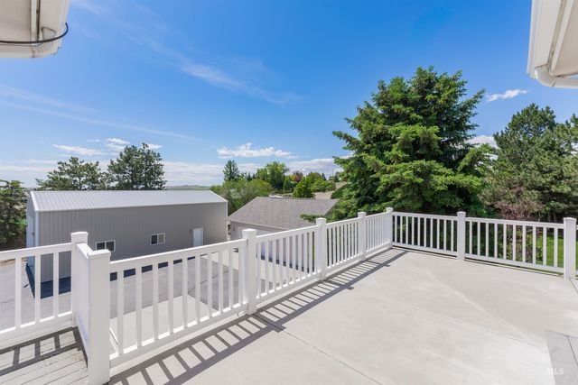 8864 Rim Rd, Nampa, ID 83686