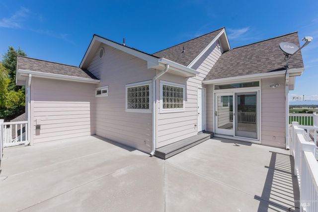 8864 Rim Rd, Nampa, ID 83686