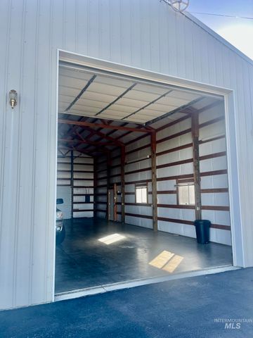 8864 Rim Rd, Nampa, ID 83686