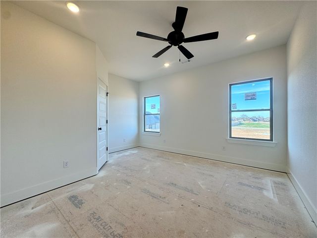 4800 SW Scarlet Oak Street, Bentonville, AR 72713