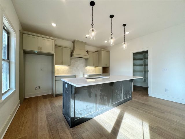 4800 SW Scarlet Oak Street, Bentonville, AR 72713