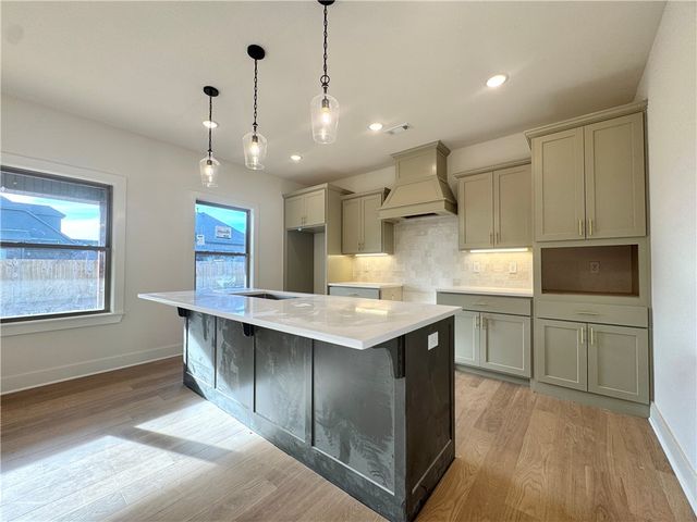 4800 SW Scarlet Oak Street, Bentonville, AR 72713