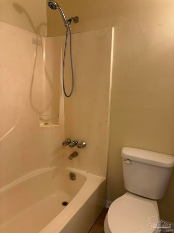 1361 Stanford Rd, Gulf Breeze, FL 32563