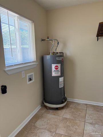 1361 Stanford Rd, Gulf Breeze, FL 32563