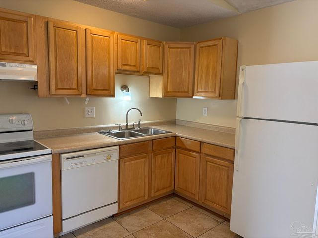 1361 Stanford Rd, Gulf Breeze, FL 32563