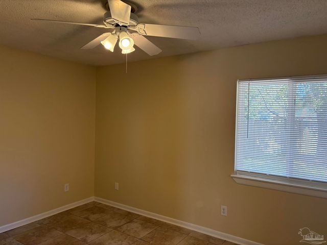 1361 Stanford Rd, Gulf Breeze, FL 32563