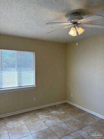 1361 Stanford Rd, Gulf Breeze, FL 32563