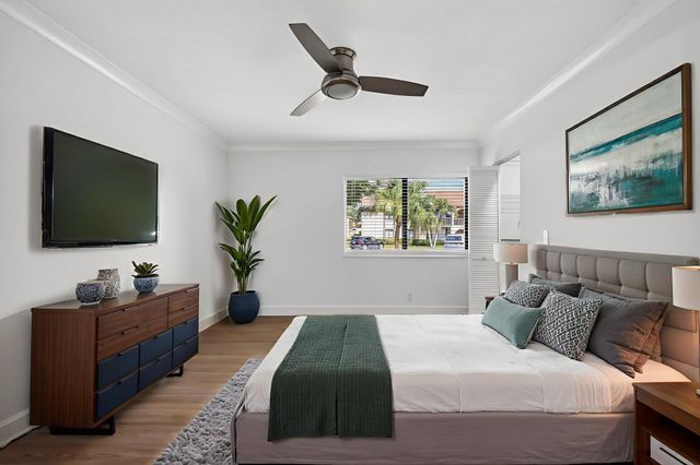 211 Pine Hov Circle D-1, Greenacres, FL 33463