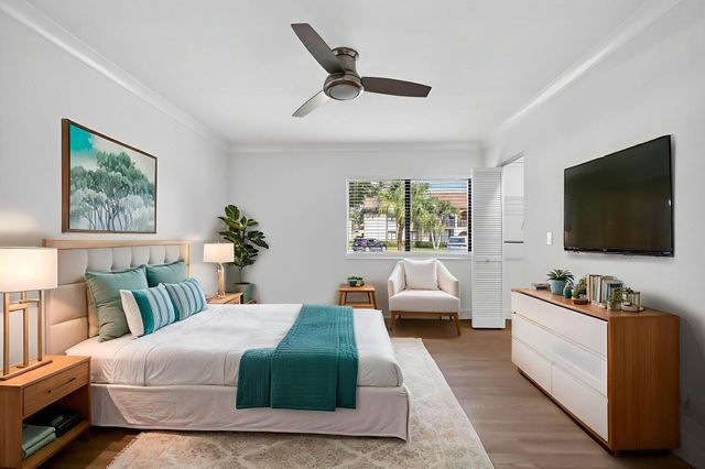 211 Pine Hov Circle D-1, Greenacres, FL 33463