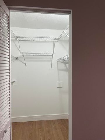 211 Pine Hov Circle D-1, Greenacres, FL 33463