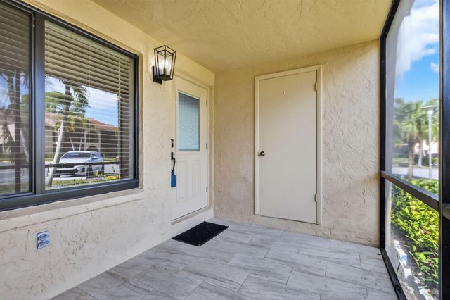 211 Pine Hov Circle D-1, Greenacres, FL 33463