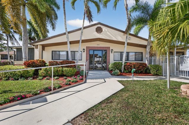 211 Pine Hov Circle D-1, Greenacres, FL 33463