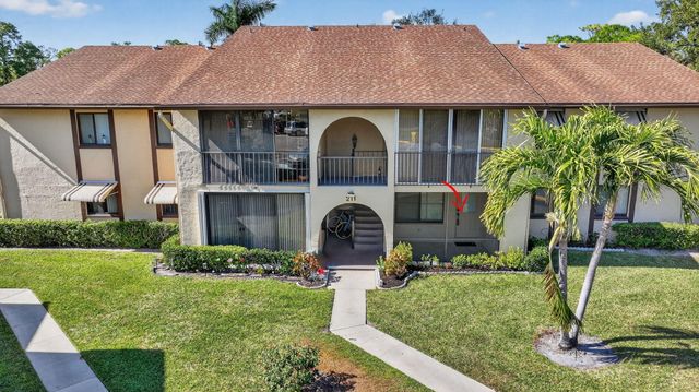 211 Pine Hov Circle D-1, Greenacres, FL 33463