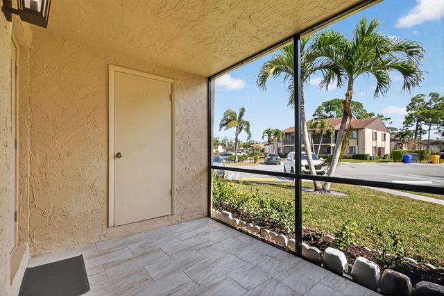 211 Pine Hov Circle D-1, Greenacres, FL 33463