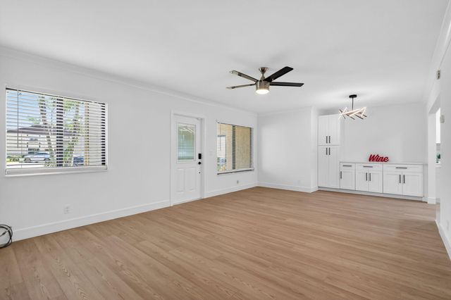 211 Pine Hov Circle D-1, Greenacres, FL 33463