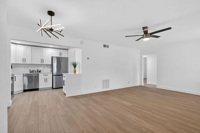 211 Pine Hov Circle D-1, Greenacres, FL 33463