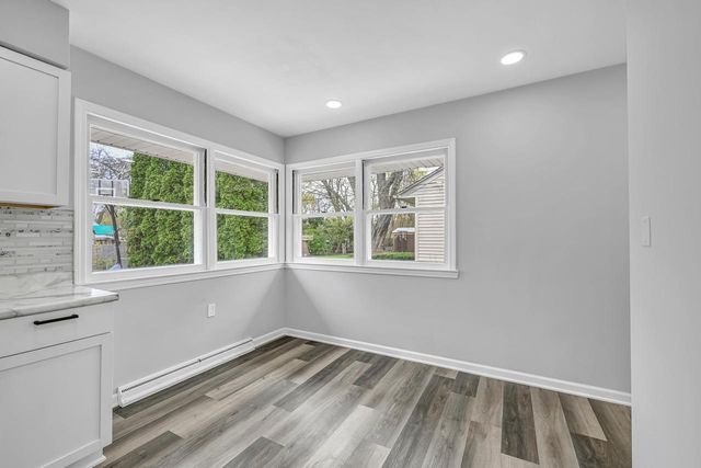 7654 Seneca ROAD, Fox Point, WI 53217