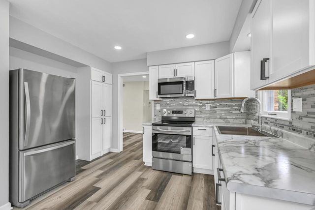 7654 Seneca ROAD, Fox Point, WI 53217