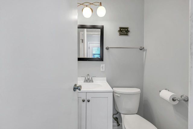 7654 Seneca ROAD, Fox Point, WI 53217