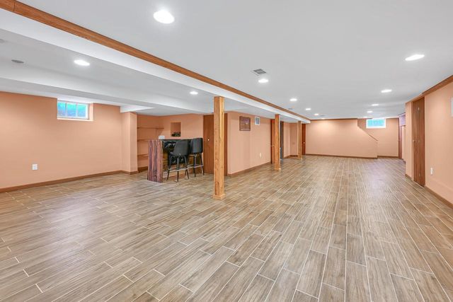 7654 Seneca ROAD, Fox Point, WI 53217