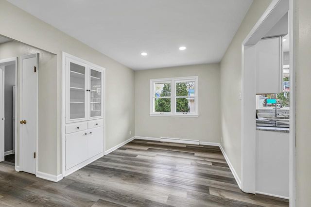 7654 Seneca ROAD, Fox Point, WI 53217