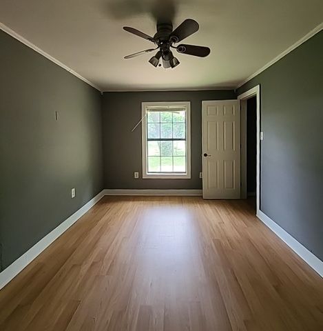 218 S Buffalo Avenue, Cleburne, TX 76033