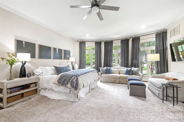 2301 Queens Road E, Charlotte, NC 28207