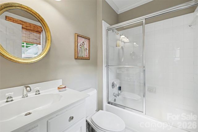 2301 Queens Road E, Charlotte, NC 28207