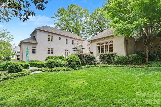 2301 Queens Road E, Charlotte, NC 28207