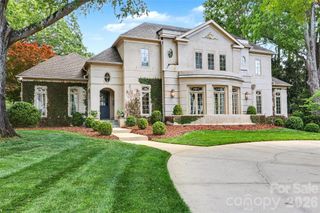 2301 Queens Road E, Charlotte, NC 28207