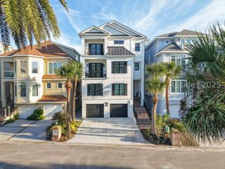 10 Collier Beach Rd, Hilton Head Island, SC 29928